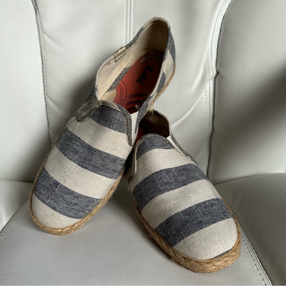 Keds Stripe Slip On Jute Sole - Size 8